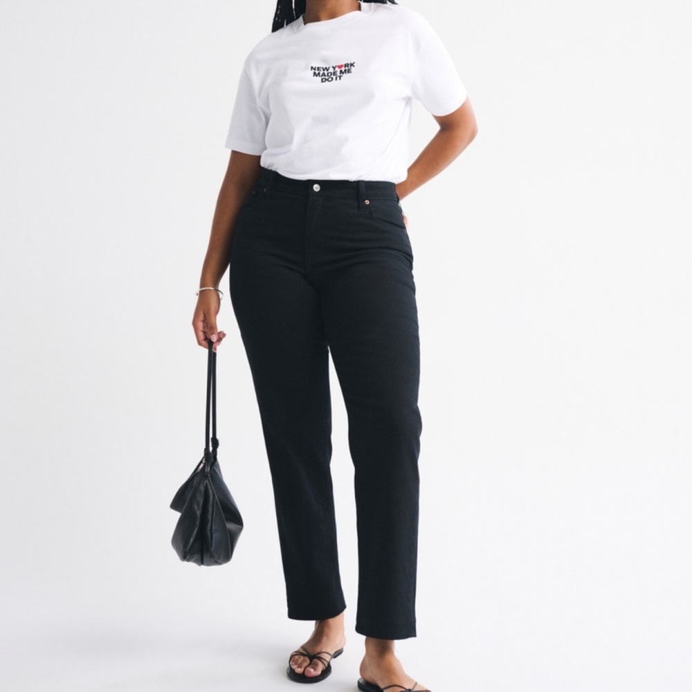 Abercrombie Curve Love Mid Rise 90s Straight Jean